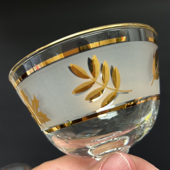 Mid Century Modern set of 4 Libbey “Starlyte” champagne/sherbet glasses - Picture 5 of 8